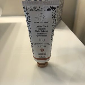 Drunk elephant umbra tinte physical daily defense